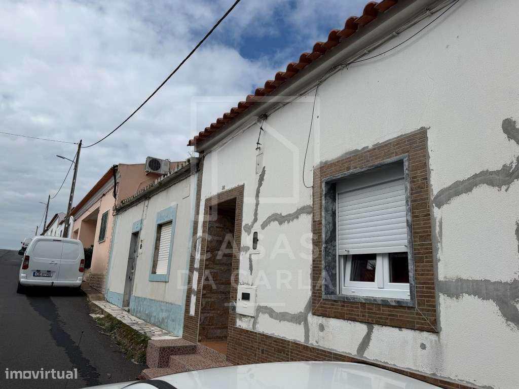 Moradia T2 remodelada com quintal em Alfundão-22