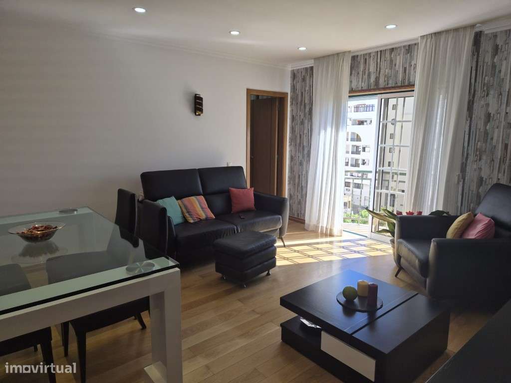 Magnífico T1 com 85 m² no Centro de Quarteira - A Passos da Praia-8