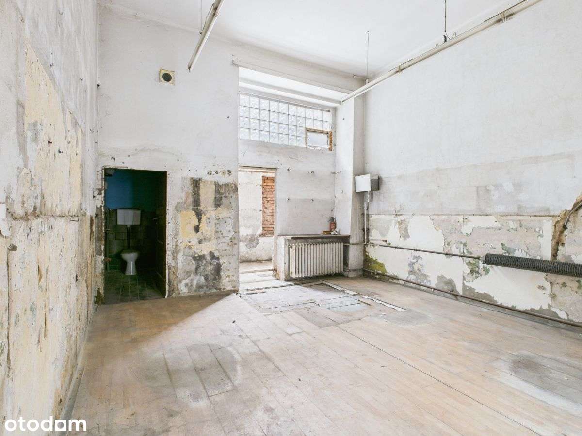 Lokal z dużą witryną do remontu-4