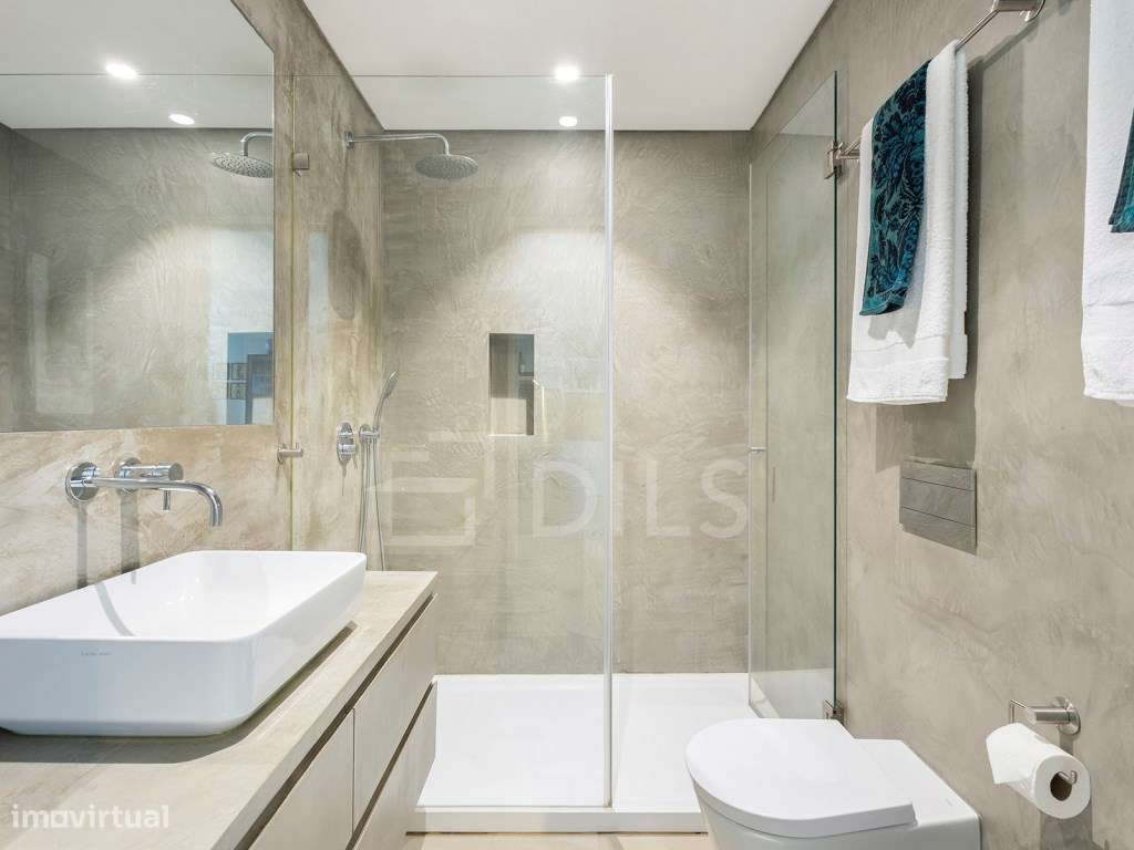 Apartamento T1 com varandim na Lapa - Grande imagem: 4/20