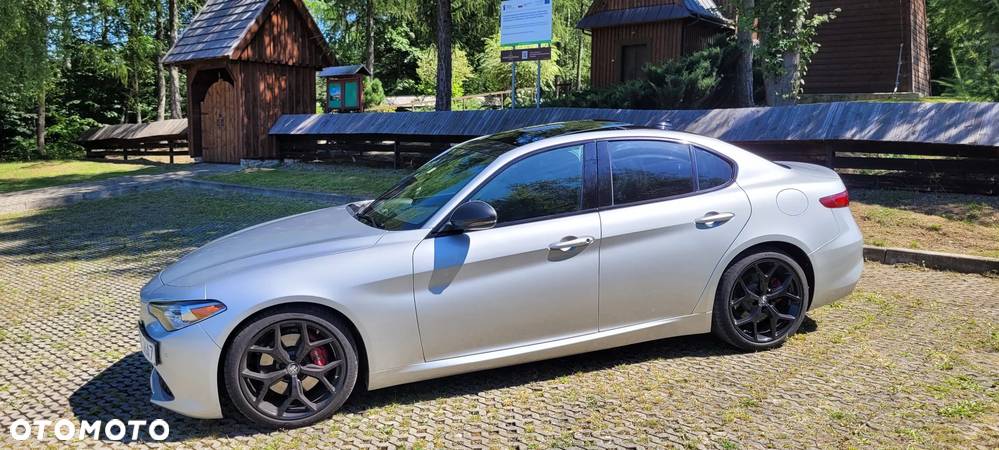 Alfa Romeo Giulia 2.0 Turbo 16V AT8 Veloce Ti - 10