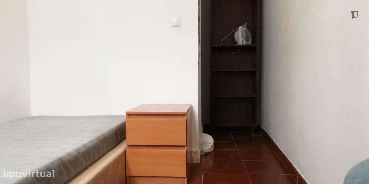 Quarto - localizado em Bairro Alto Lisbon - Grande imagem: 4/9