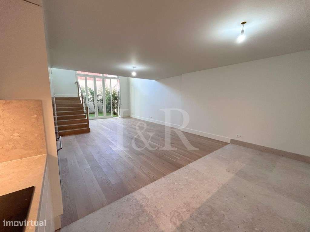 Apartamento T2 duplex com jardim e estacionamento, Capuchos Residen... - Grande imagem: 2/44