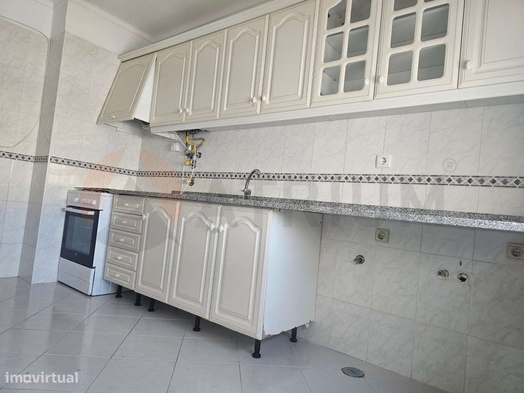 EXCLUSIVO | T2 COM 82m², ELEVADOR E LAREIRA NO VALE DO COBRO - SETÚ...-7