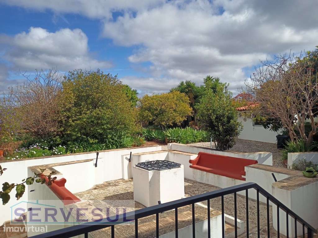 Casa histórica de 2 pisos, composta por 6 quartos, com vistas deslu... - Grande imagem: 5/26