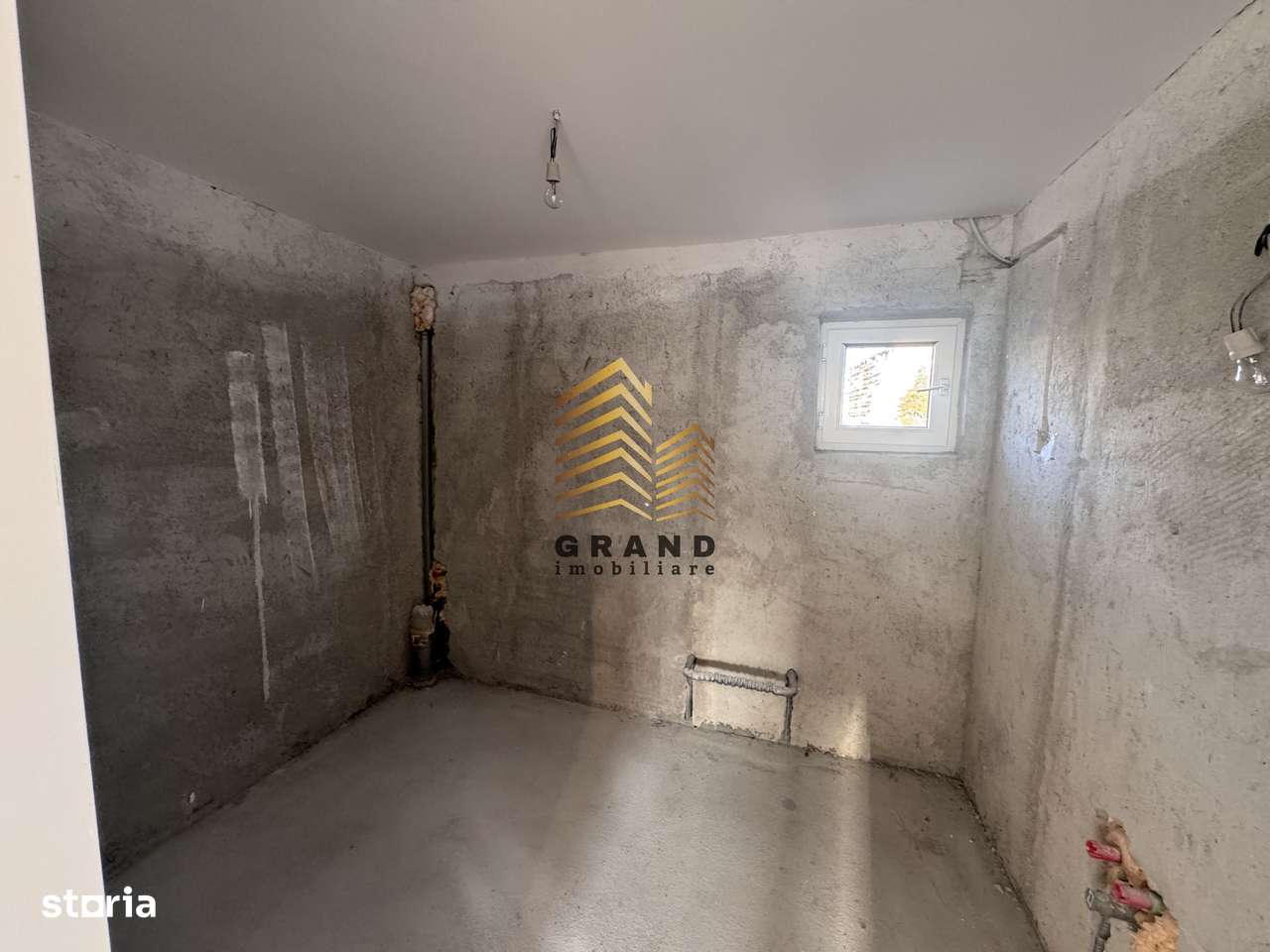 Casă  cu 15 ari teren în Subcetate si toate utilitățile - Imagine principală: 4/15