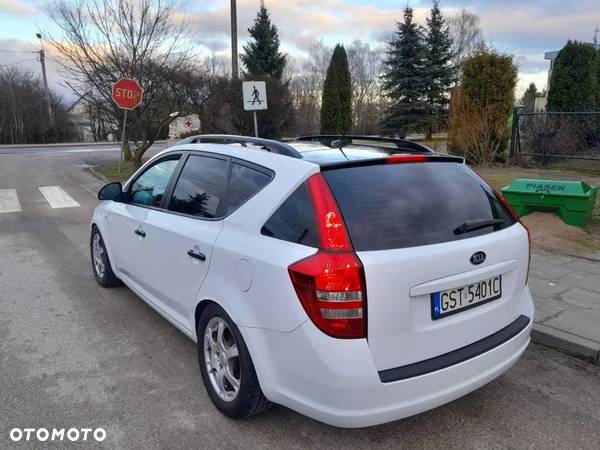 Kia Ceed 1.4 CVVT SW LX - 9