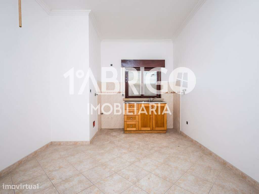 Moradia T4, perto do centro da cidade da Marinha Grande-15