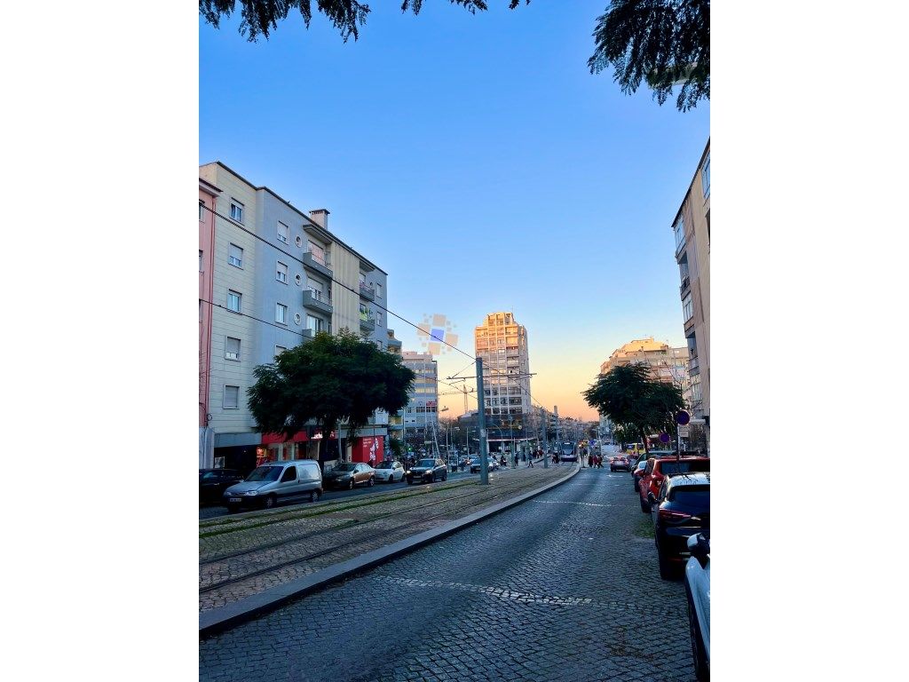 Apartamento T2 na Praça Gil Vicente, Almada - Grande imagem: 1/14