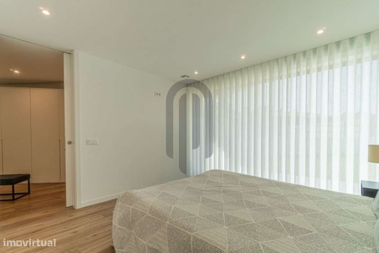 Moradia Térrea T4 independente na Maia-13