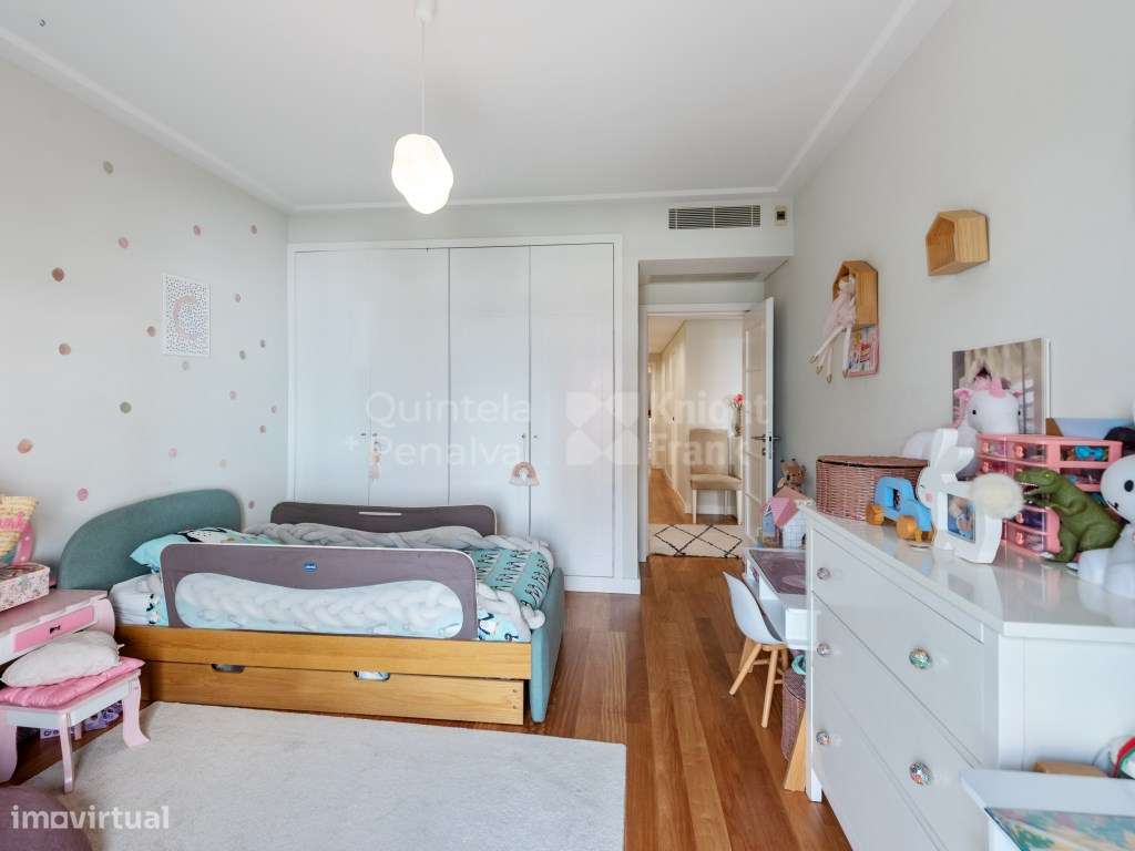 Apartamento T4 em condomínio de luxo privado na Lapa-17