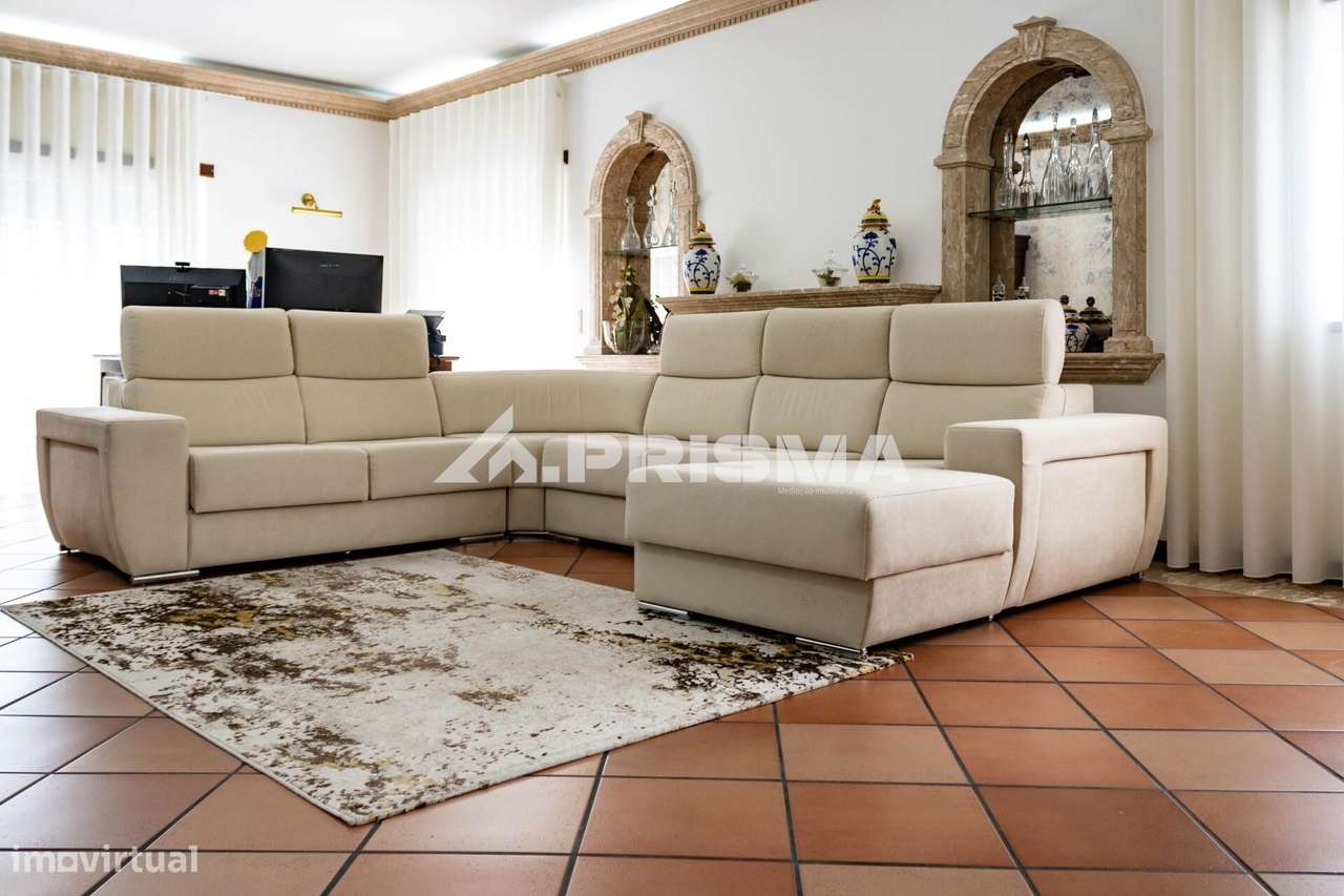 Moradia T5 para Venda em C. Branco - Grande imagem: 4/60