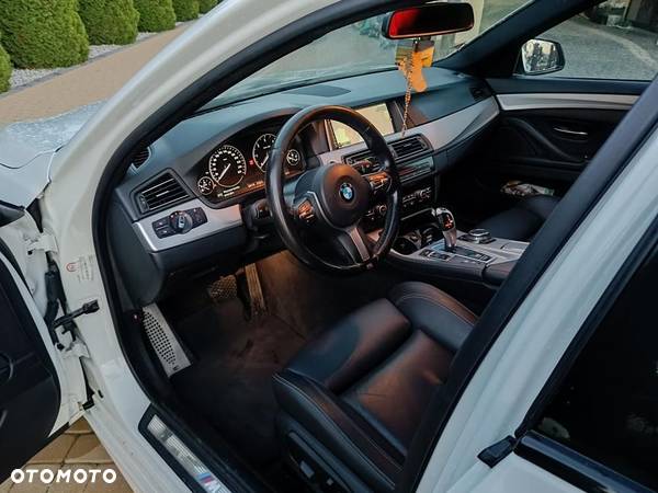 BMW Seria 5 525d xDrive Luxury Line - 13