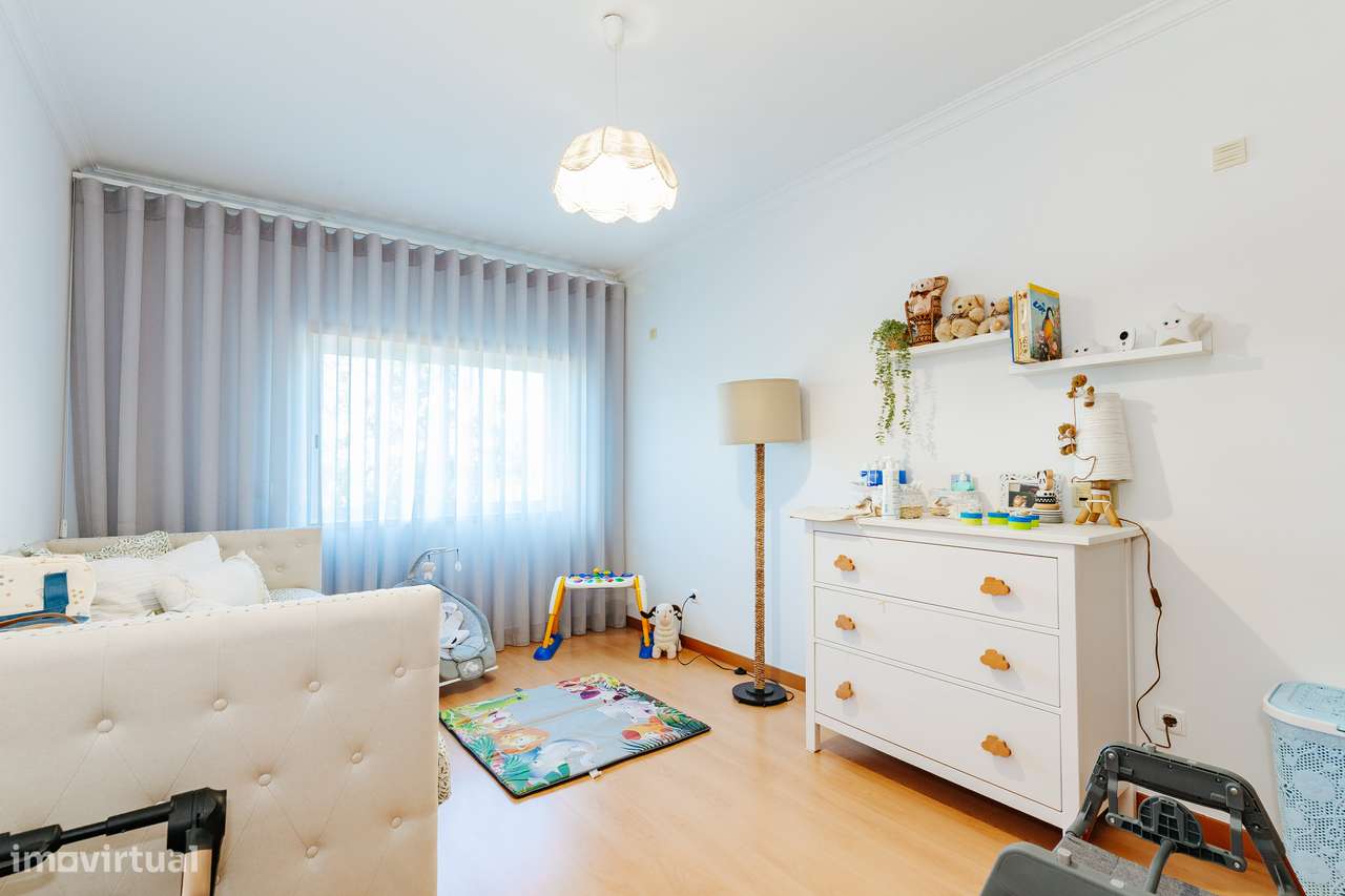 Apartamento de 4 assoalhadas em zona de excelência no Montijo-10