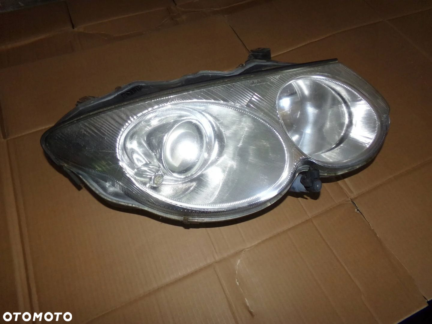 LAMPA PRAWA PRZÓ SPRYSKIWACZ CHRYSLER 300M - 3