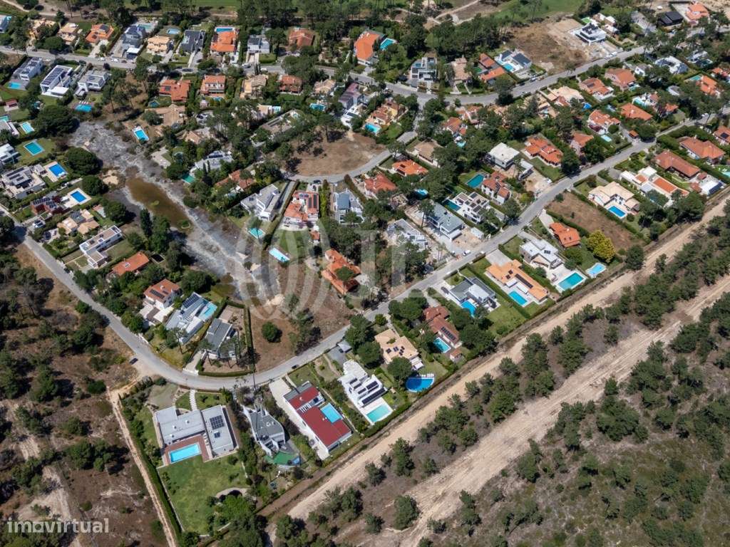 Moradia T5 com piscina, na Herdade da Aroeira, Almada-44