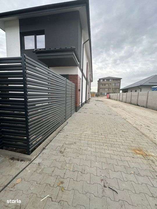 Vanzare Apartament 2 camere+curte 60mp si 2 locuri de parcare-11