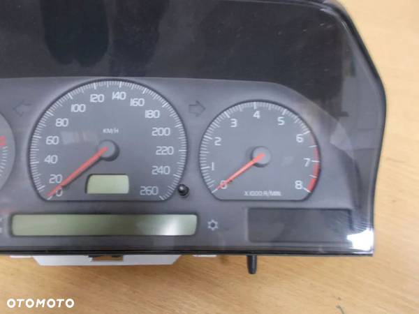 Licznik zegary Volvo S70 V70 XC70 europa benzyna - 2