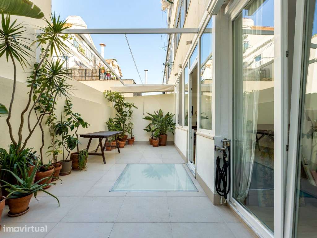 Apartamento T3 em Paço da Rainha / Campo Mártires da Pátria-11