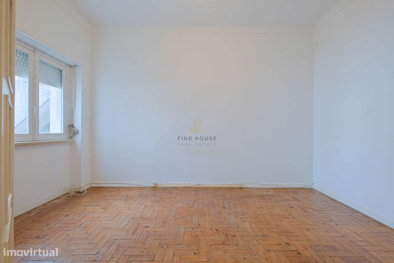 Apartamento T2 para remodelar no centro de Paço de Arcos-19