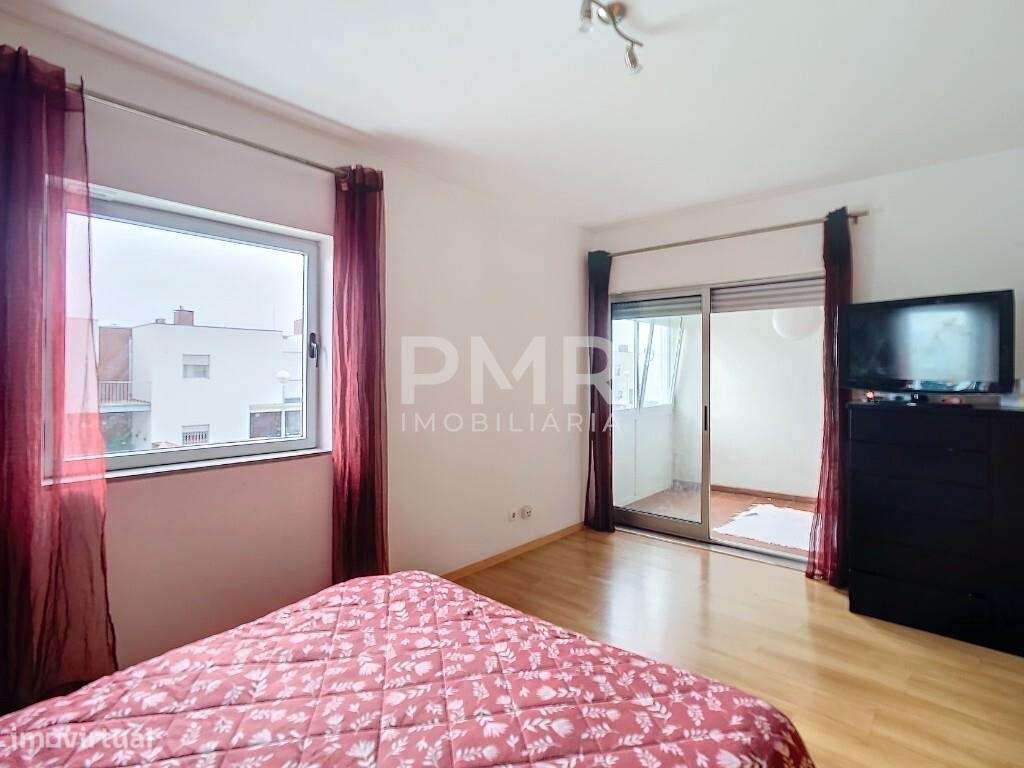 Moradia T4 em Santa Clara-11