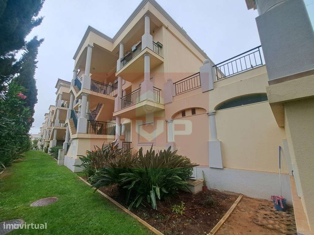 T3 na Guia com piscina comum e estacionamento-34