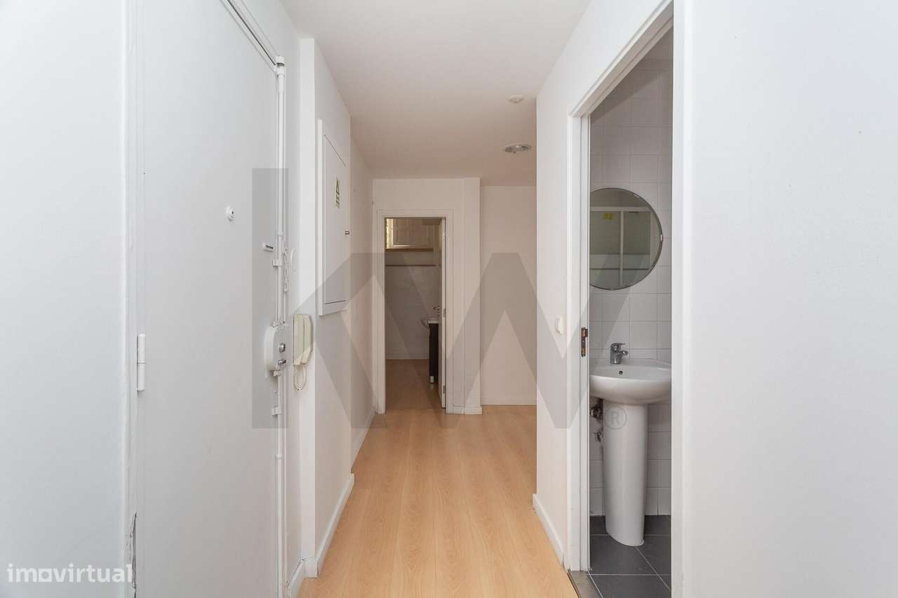 Espaço Comercial – Antigo T2 Transformado em Loja | Queluz - Grande imagem: 5/21