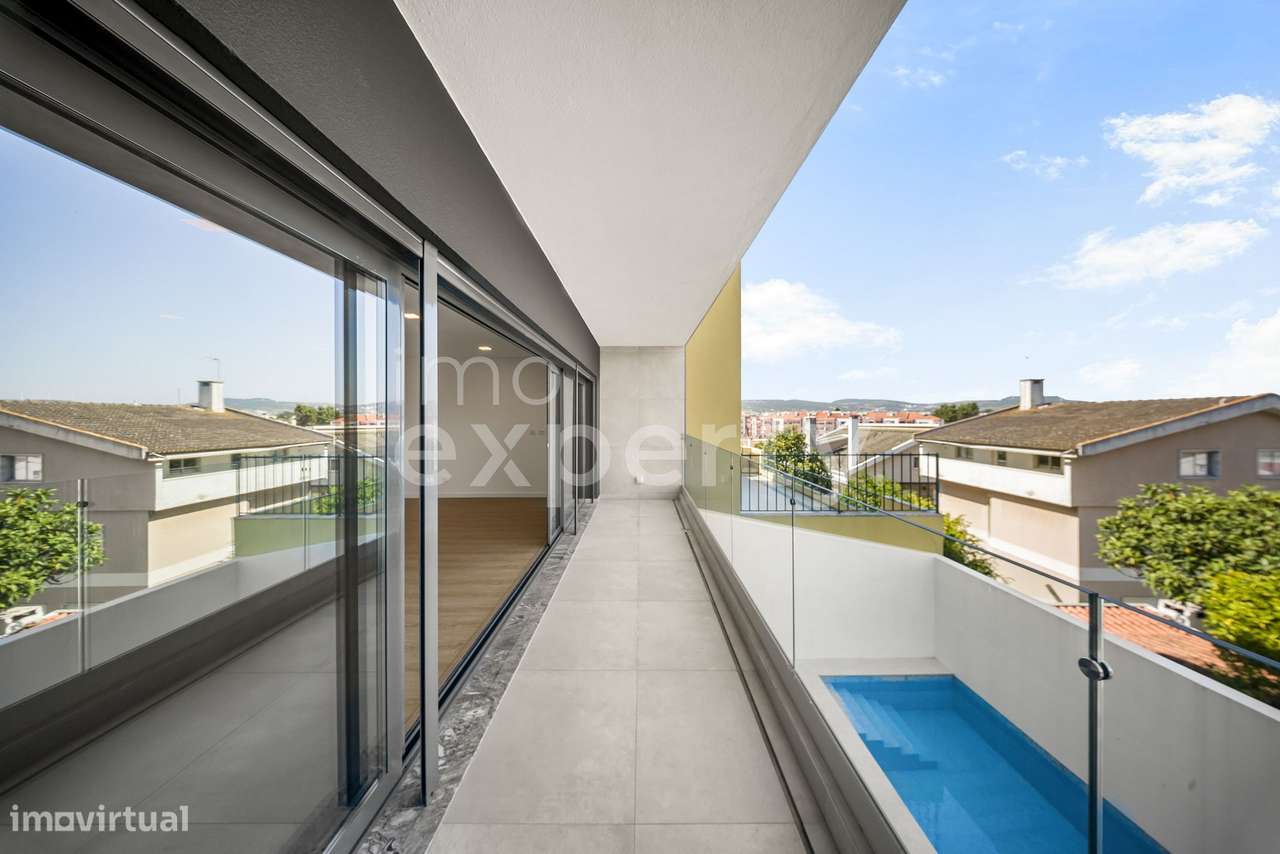 Moradia T5 de Luxo com piscina na Mealhada, Loures-7