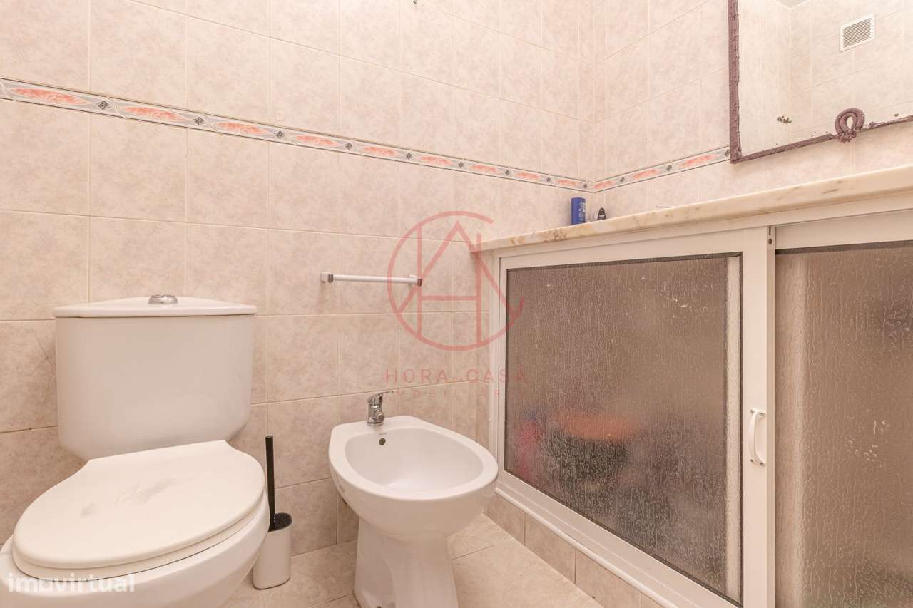APARTAMENTO T3 1º andar c/ elevador - Sto Antonio da Charneca-33