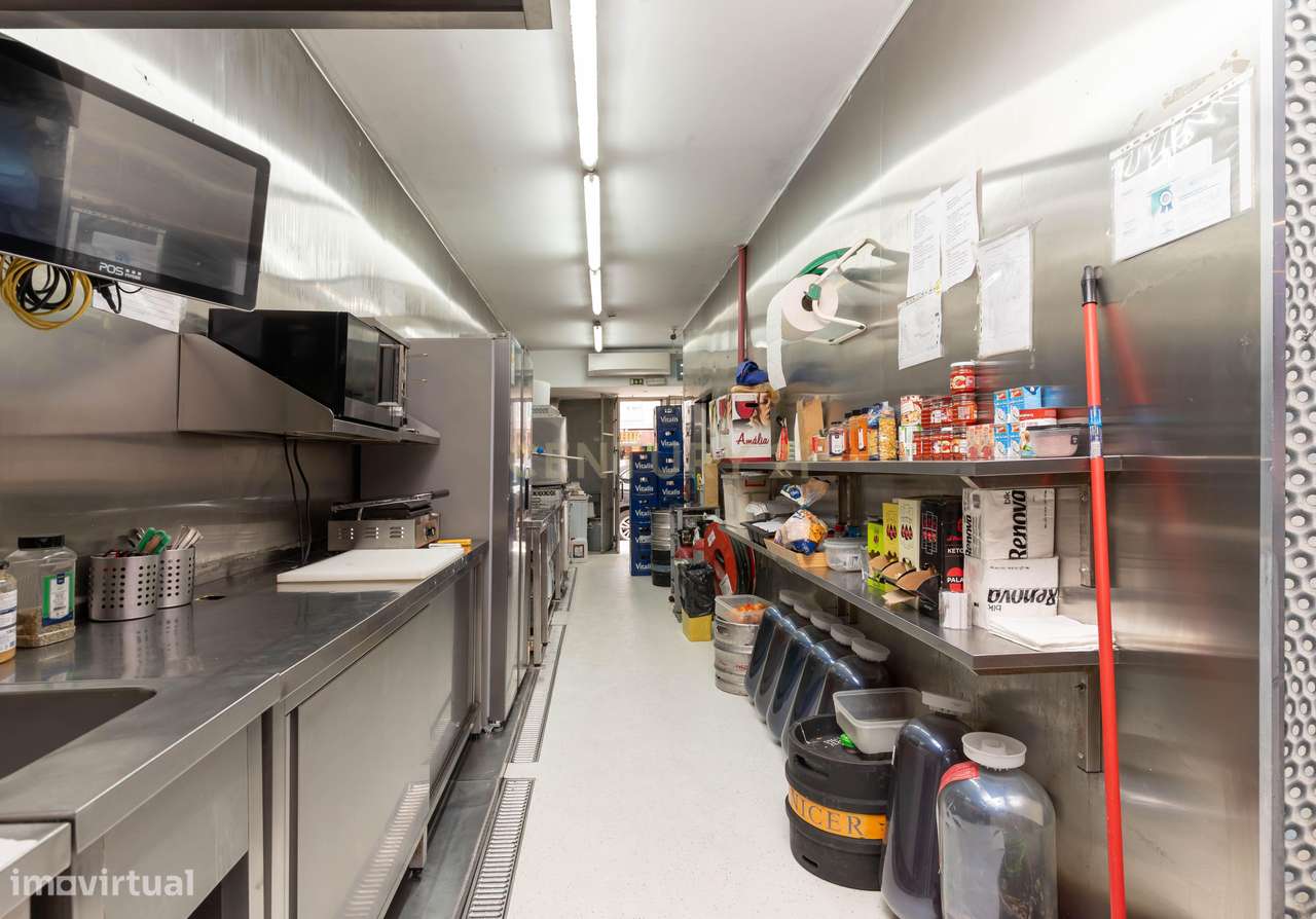 Trespasse de Bar / Restaurante de Diversão Noturna na Av. Marques de T-6