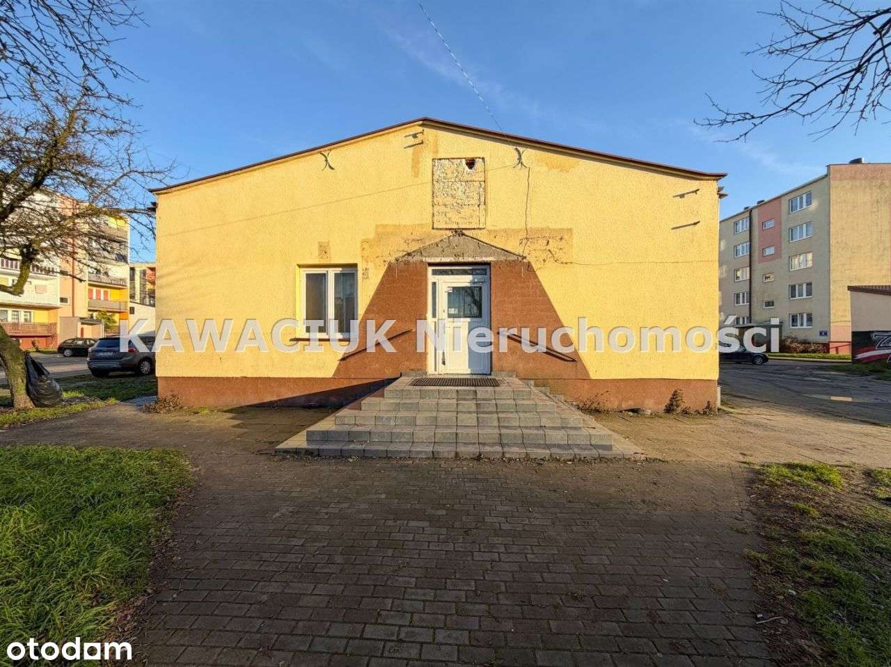 Dom wolnostojący zaadoptowany na cele usługowe-3