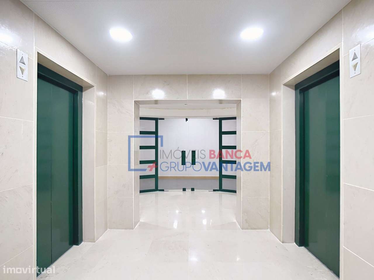 Escritório com 55m2 na Av. Columbano Bordalo Pinheiro - Grande imagem: 4/12