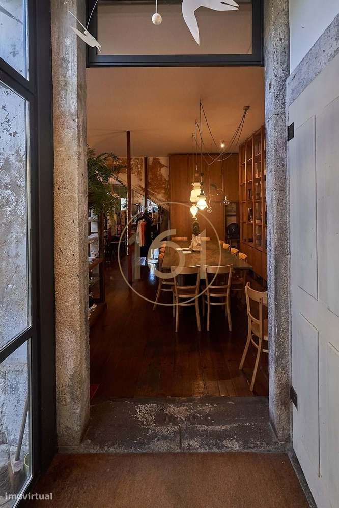 Loja na Travessa de Cedofeita para venda-6
