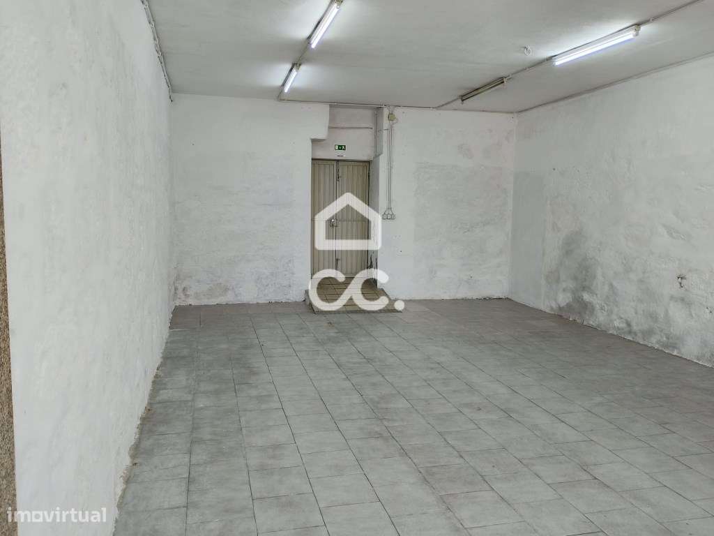 Armazém para Arrendamento em Landim - 60m² | Excelente Localização - Grande imagem: 4/9