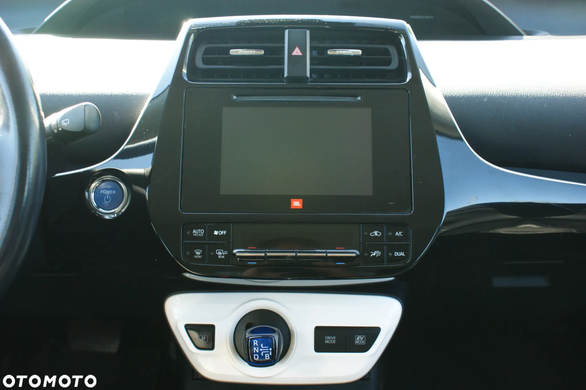 Toyota Prius Hybrid Executive - 15