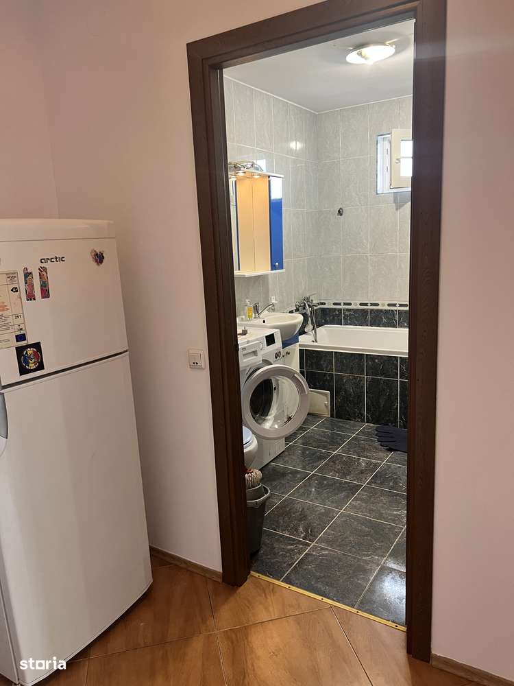 Apartament 3 camere, 2 balcoane  strada Luptei etaj 4 cu lift.-12