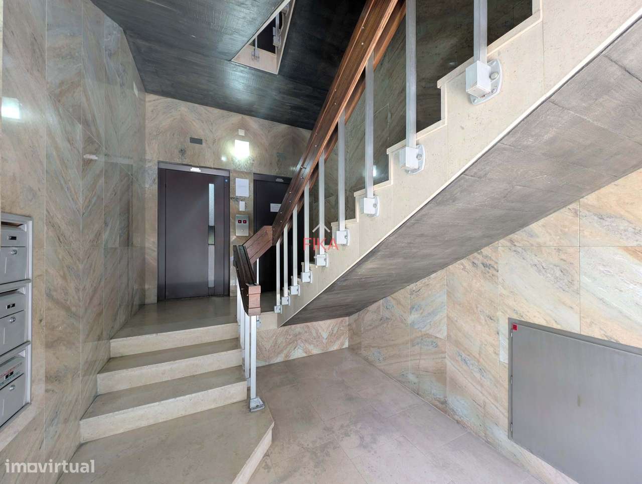 Apartamento T3 totalmente remodelado no centro de Setúbal-25