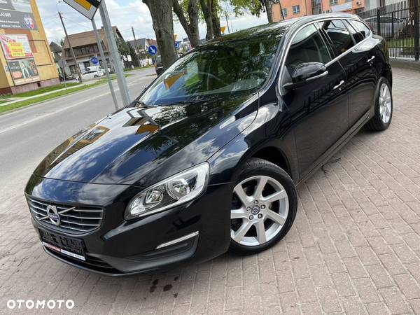 Volvo V60 D2 Momentum - 14