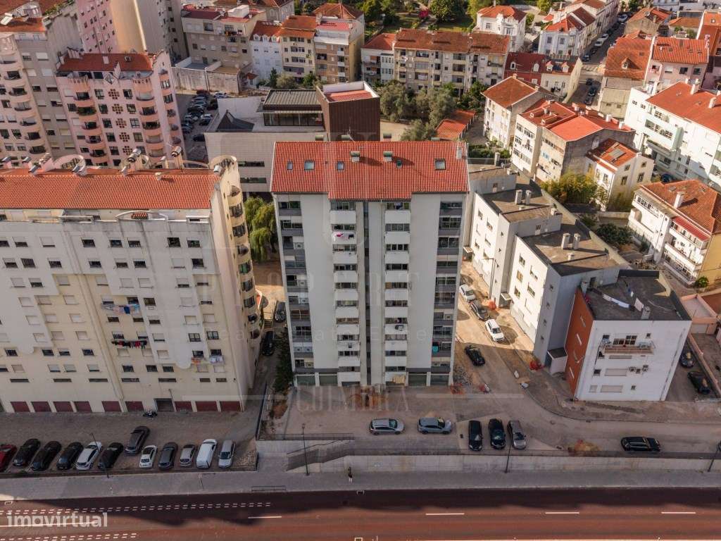 Apartamento T4 com Garagem | Rua Sanches da Gama, Coimbra-24