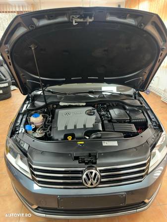 Volkswagen Passat Variant 1.6 TDI BlueMotion Technology DSG Trendline - 4