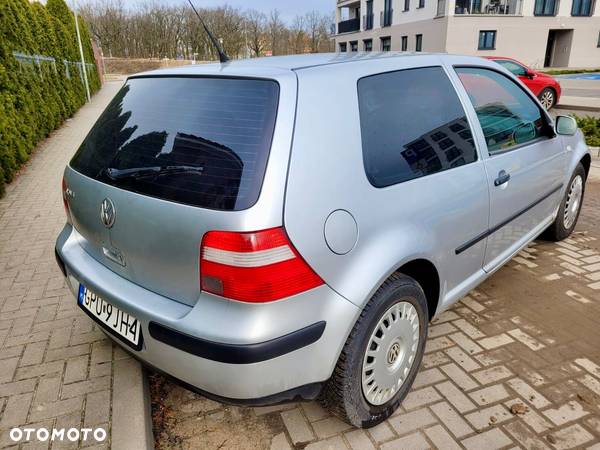 Volkswagen Golf - 5