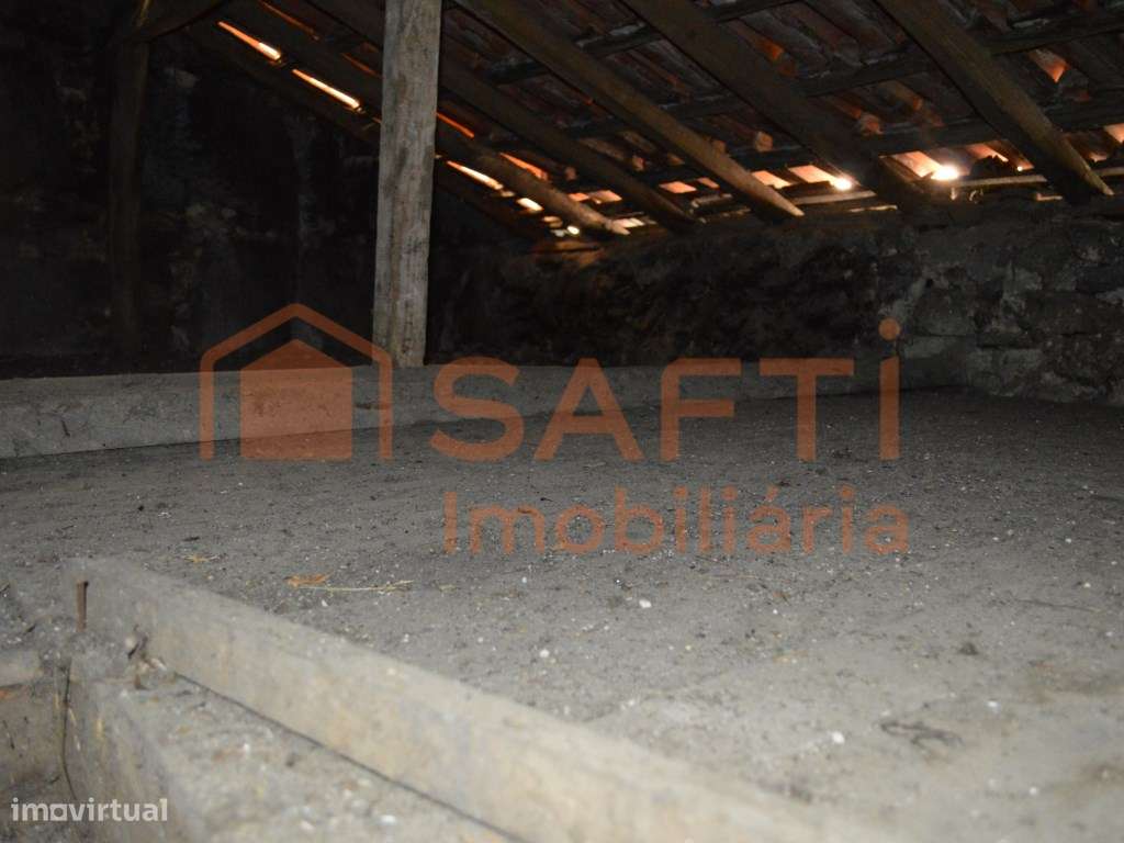 Moradia Térrea T3 , em Lapa do Lobo-25