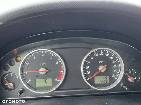 Ford Mondeo 1.8 Ambiente - 11