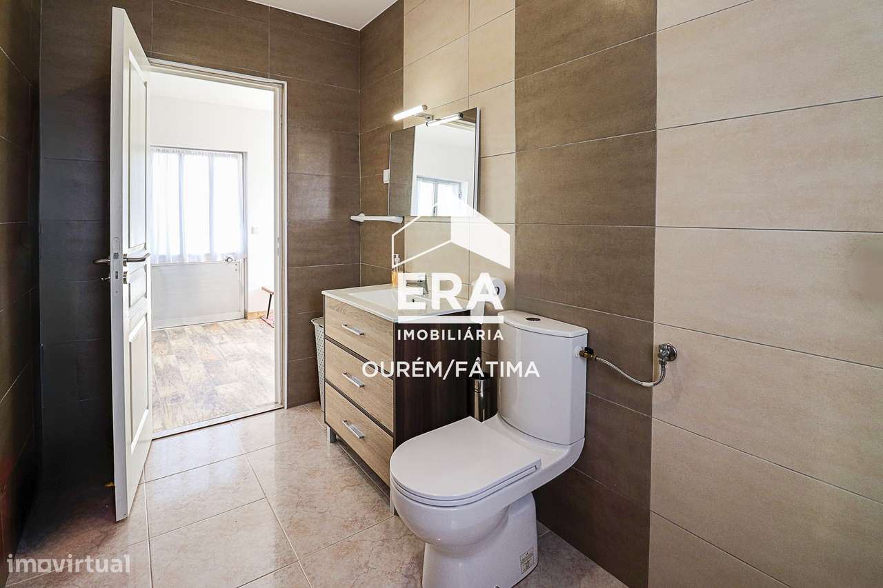 Moradia T3 inserida num terreno de 1.268m²-8