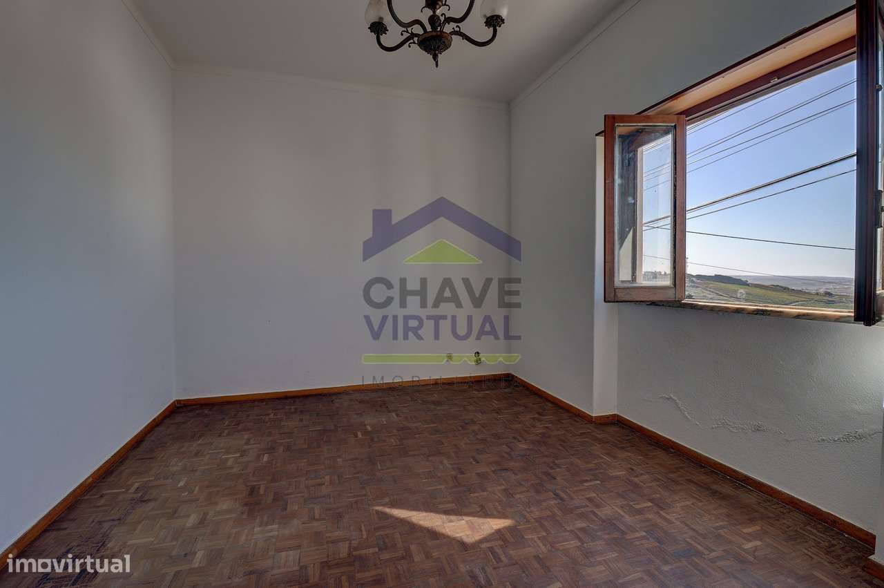 Moradia V3 com garagem e anexo  – Concelho Torres Vedras-7