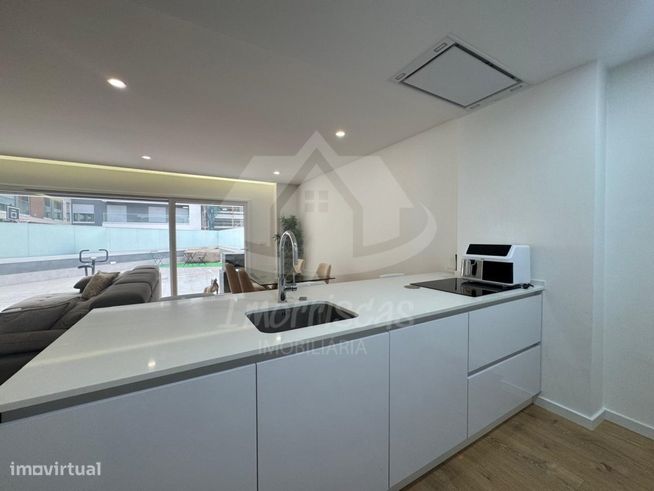 Apartamento T4 seminovo com terraço, no Parque das Oliveiras em Cam...-10