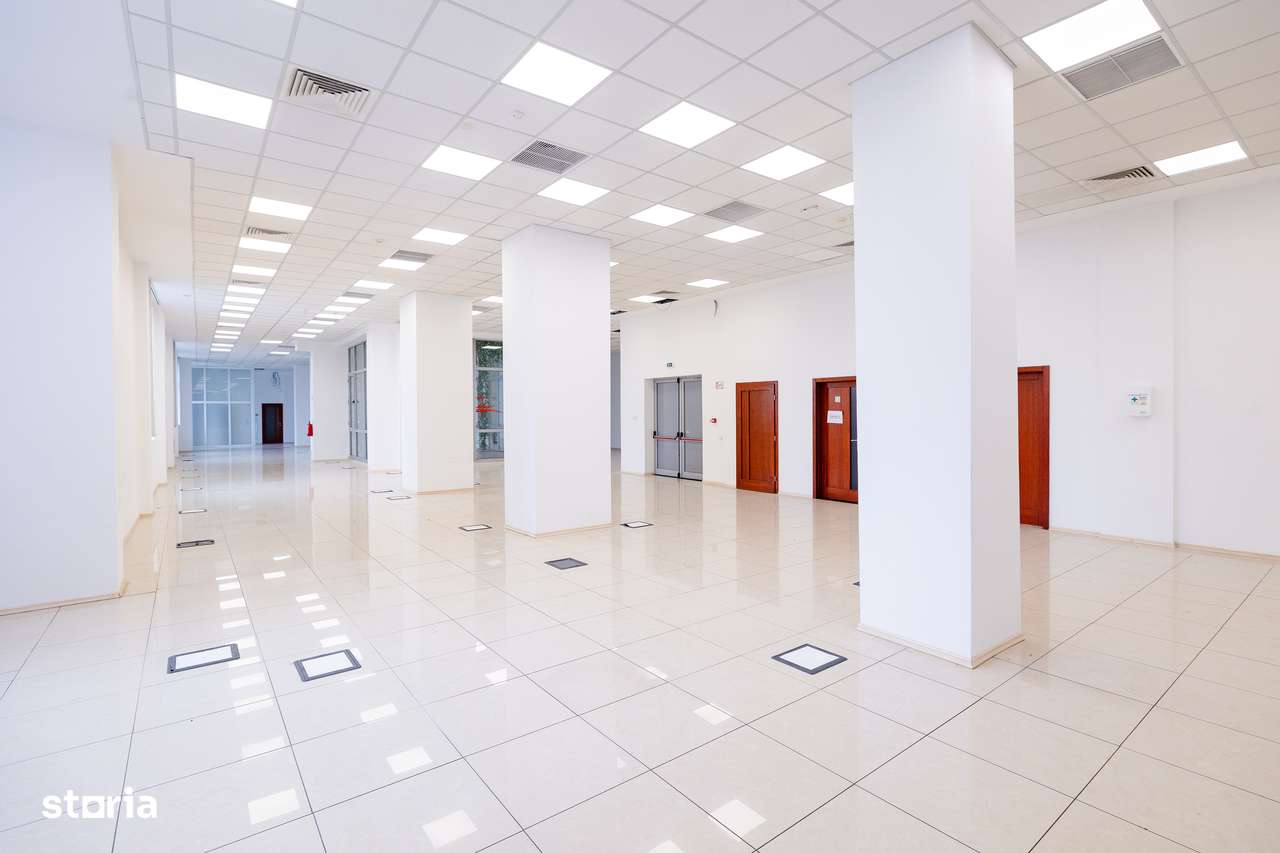 Spațiu comercial premium, clădire modernă, parcare privată - Imagine principală: 5/8