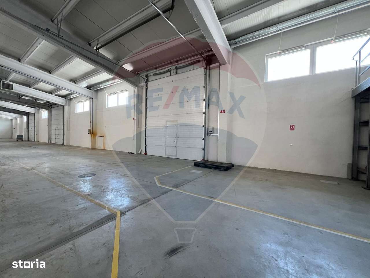 Hală renovată recent, modernizată, uși automate, poziționare eficientă - Imagine principală: 4/5