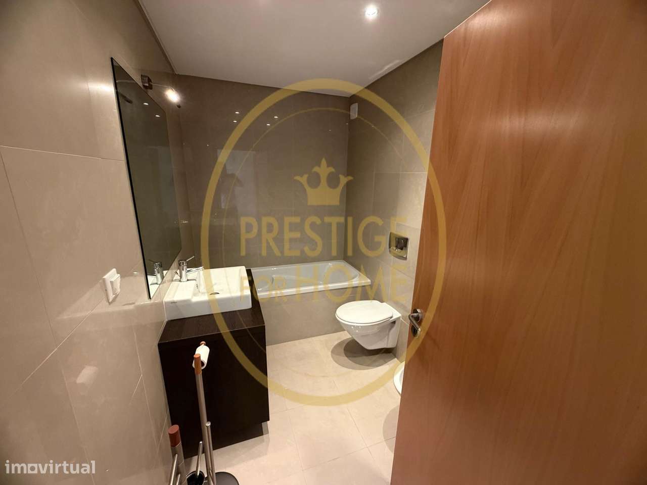 Moradia T5 com Piscina e Garagem Fechada em Condomínio Privado – Boliq-57