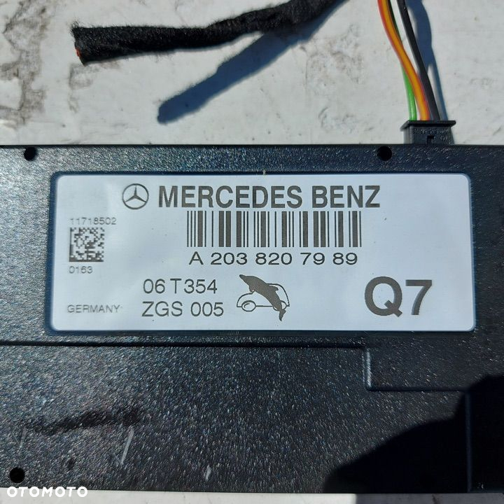 WZMACNIACZ MODUL ANTENOWY ANTENY MERCEDES C W203 ORYGINAL DEMONTAZ 2038207989 - 2